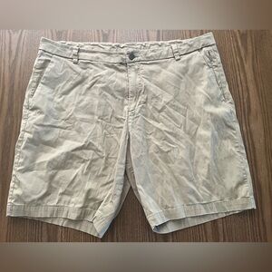 lululemon athletica Men's Light Khaki Flat-Front Shorts size 38
